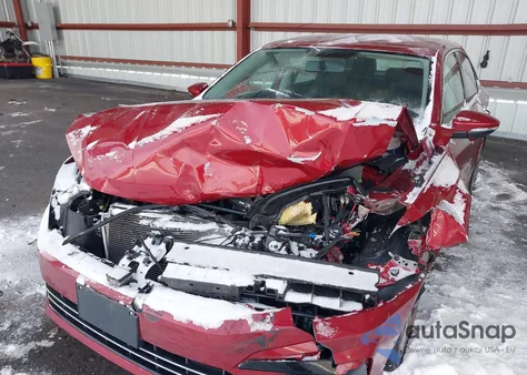 2017 Volkswagen Passat 1.8T R-Line z USA, uszkodzony, nr VIN 1VWDT7A39HC085132